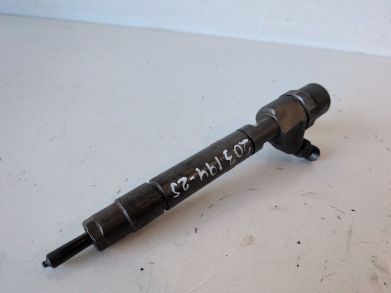 Recambio de inyector para chrysler jeep gr.cherokee (wj/wg) 665921 referencia OEM IAM 0445110204  