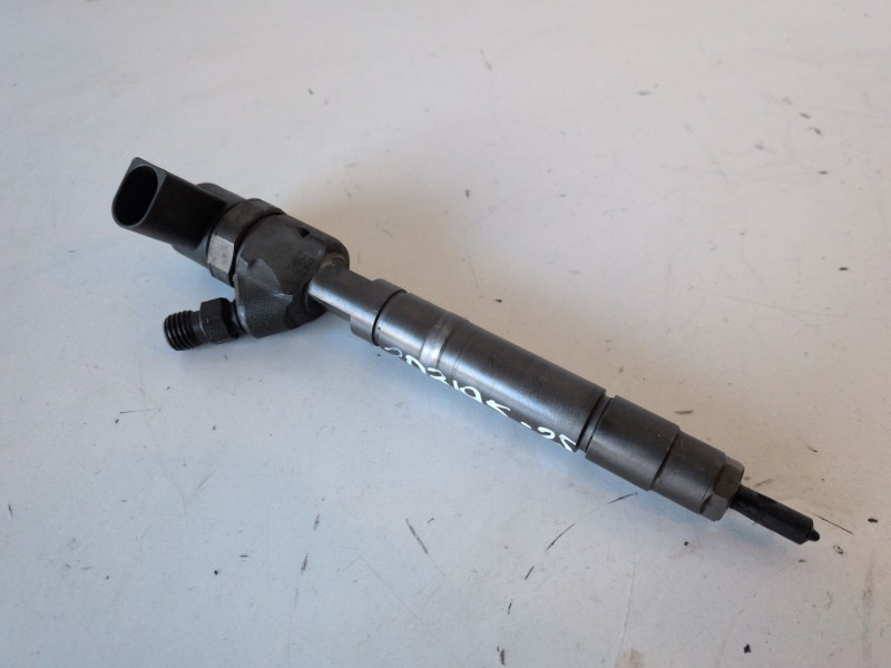 Recambio de inyector para chrysler jeep gr.cherokee (wj/wg) 665921 referencia OEM IAM 0445110204  