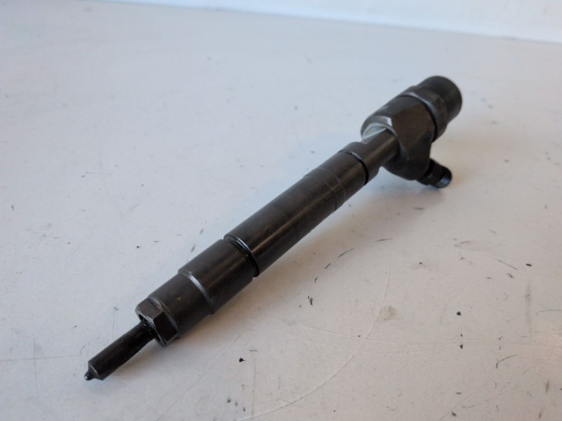 Recambio de inyector para chrysler jeep gr.cherokee (wj/wg) 665921 referencia OEM IAM 0445110204  