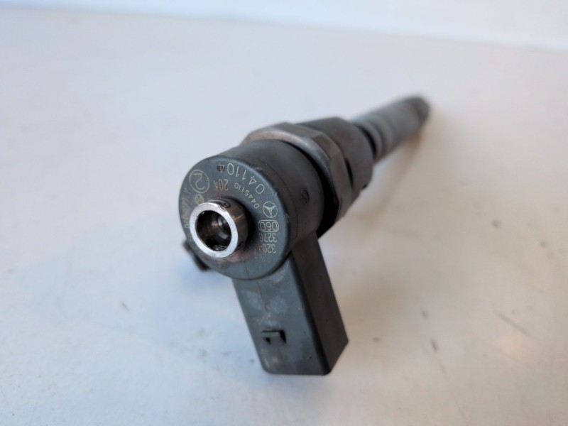 Recambio de inyector para chrysler jeep gr.cherokee (wj/wg) 665921 referencia OEM IAM 0445110204  