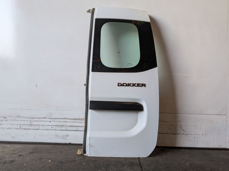 Recambio de porton trasero derecho para dacia dokker k9k626 referencia OEM IAM   
