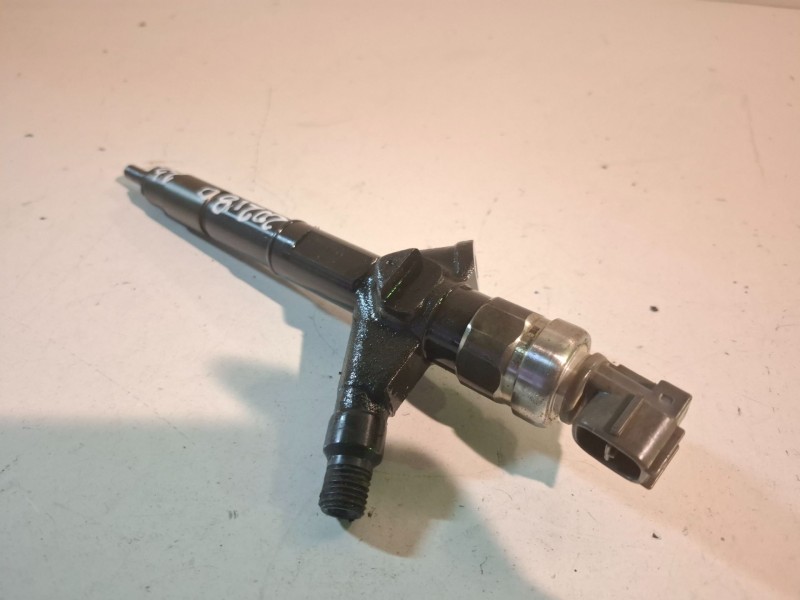 Recambio de inyector para nissan x-trail (t30) yd22 referencia OEM IAM AW402AW4  