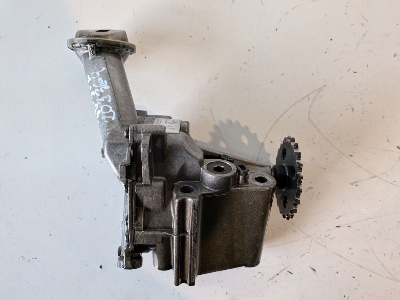 Recambio de bomba aceite para renault kangoo ii (f/kw0) k9k636 referencia OEM IAM 15008247R  