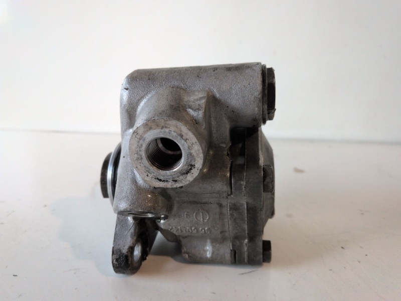 Recambio de bomba direccion para iveco daily camión/volquete 814043b referencia OEM IAM 7683955126  