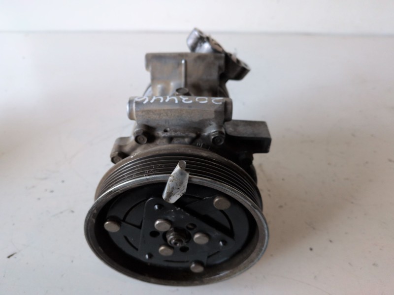 Recambio de compresor aire acondicionado para renault kangoo ii (f/kw0) k9k808 referencia OEM IAM 8200953359A  
