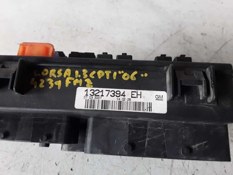 Recambio de caja reles / fusibles para opel corsa d z13dth referencia OEM IAM 13217394EH / 013217394  