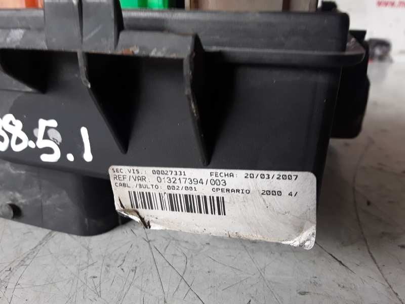 Recambio de caja reles / fusibles para opel corsa d z13dth referencia OEM IAM 13217394EH / 013217394  