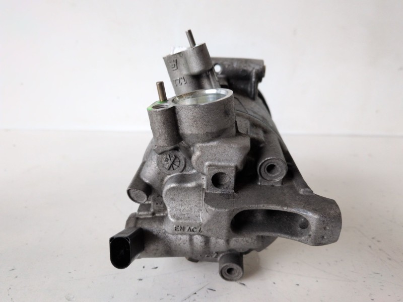 Recambio de compresor aire acondicionado para seat ibiza berlina (6j5) cfwa referencia OEM IAM 5K0820803E  