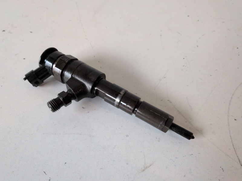 Recambio de inyector para citroen c3 pluriel 8hx referencia OEM IAM 0445110135  