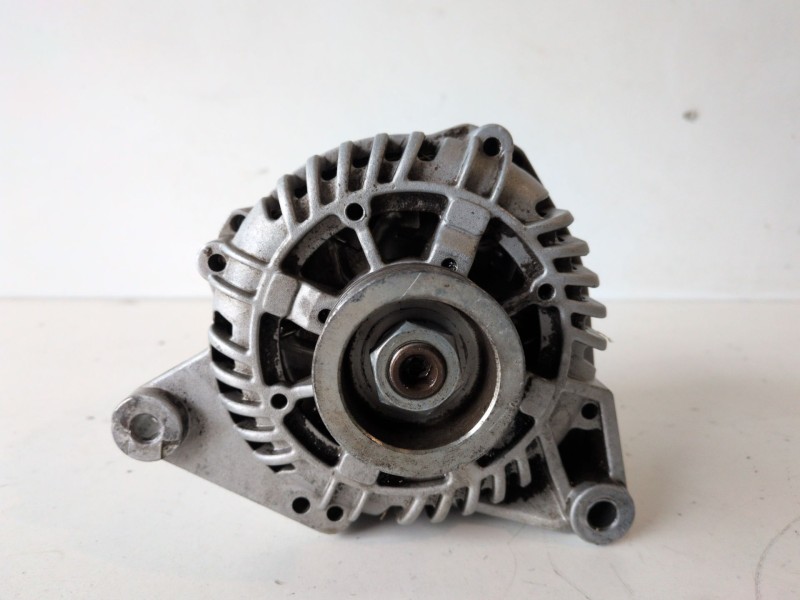 Recambio de alternador para citroen saxo hdz referencia OEM IAM   