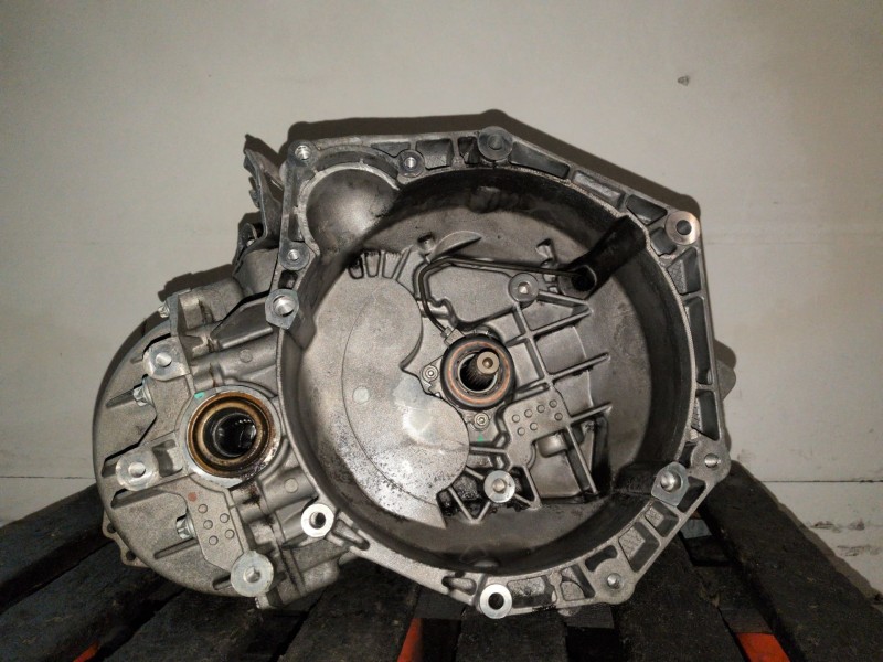 Recambio de caja cambios para opel zafira b z19dt referencia OEM IAM M32019D36501  