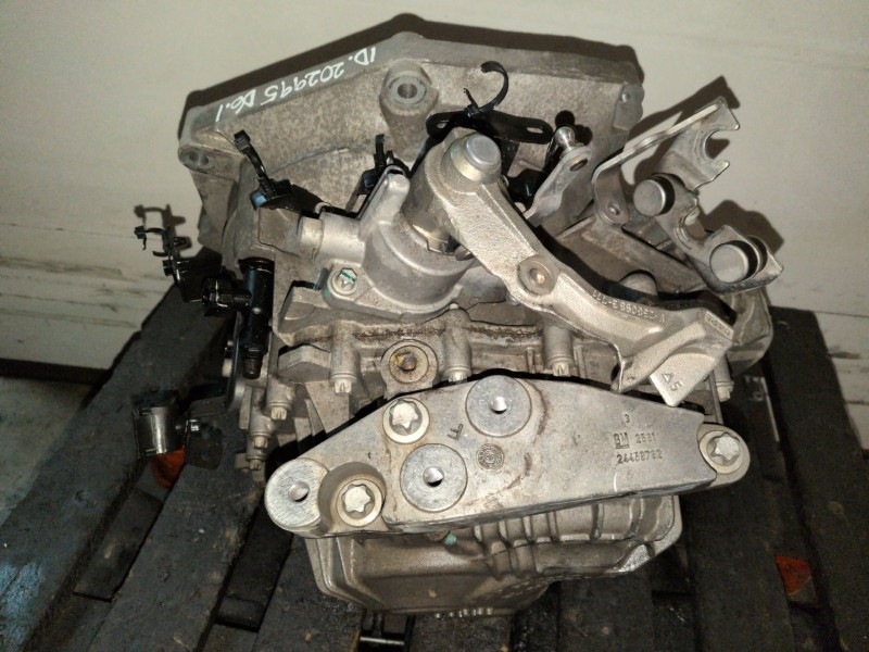 Recambio de caja cambios para opel zafira b z19dt referencia OEM IAM M32019D36501  