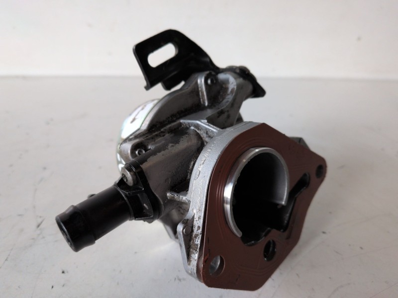 Recambio de depresor freno / bomba vacio para renault kangoo ii (f/kw0) k9k608 referencia OEM IAM 8201005306C  