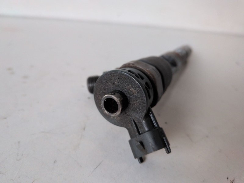 Recambio de inyector para renault kangoo ii (f/kw0) k9k608 referencia OEM IAM 0445110485  