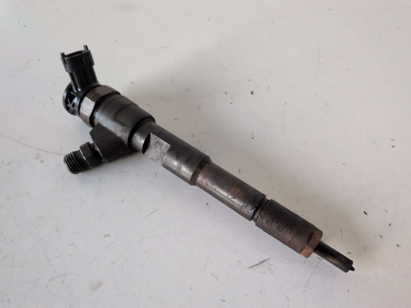 Recambio de inyector para renault kangoo ii (f/kw0) k9k608 referencia OEM IAM 0445110485  