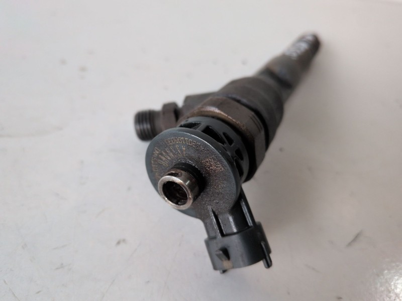 Recambio de inyector para renault kangoo ii (f/kw0) k9k608 referencia OEM IAM 0445110485  