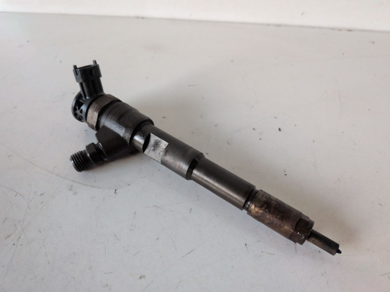 Recambio de inyector para renault kangoo ii (f/kw0) k9k608 referencia OEM IAM 0445110485  