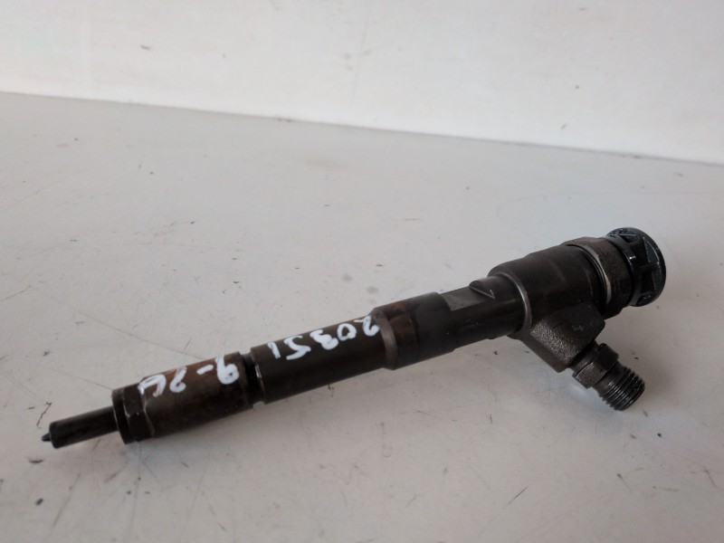 Recambio de inyector para renault kangoo ii (f/kw0) k9k608 referencia OEM IAM 0445110485  
