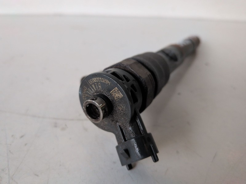 Recambio de inyector para renault kangoo ii (f/kw0) k9k608 referencia OEM IAM 0445110485  