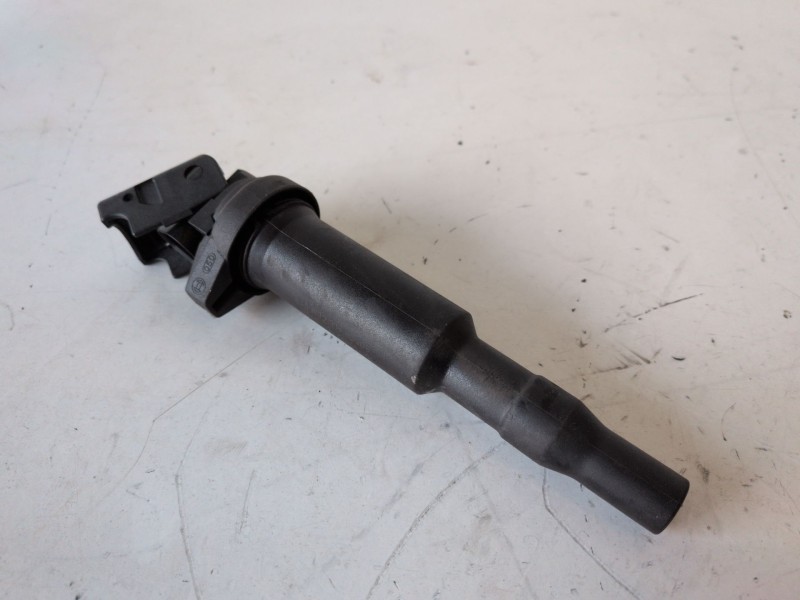 Recambio de bobina encendido para peugeot 308 5fw referencia OEM IAM 0221504470  