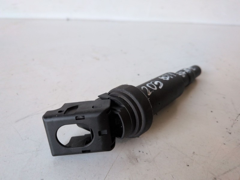 Recambio de bobina encendido para peugeot 308 5fw referencia OEM IAM 0221504470  