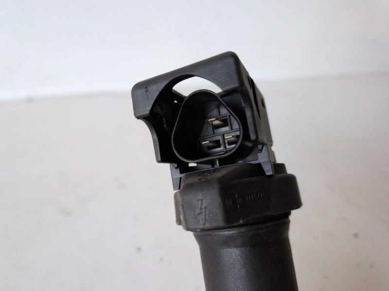 Recambio de bobina encendido para peugeot 308 5fw referencia OEM IAM 0221504470  