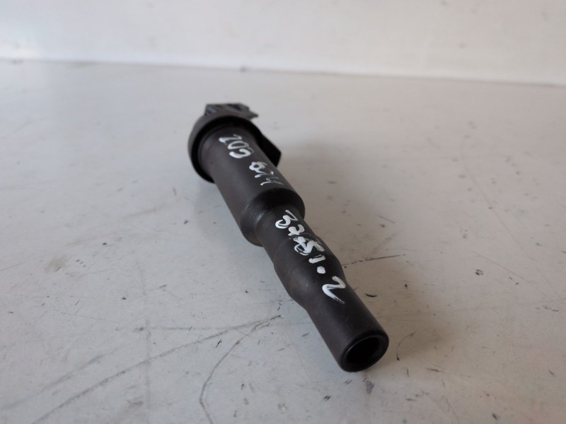 Recambio de bobina encendido para peugeot 308 5fw referencia OEM IAM 0221504470  