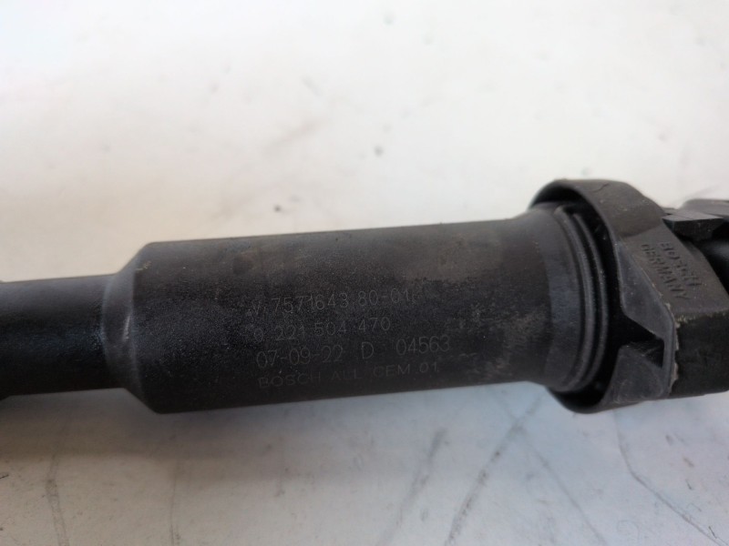 Recambio de bobina encendido para peugeot 308 5fw referencia OEM IAM 0221504470  