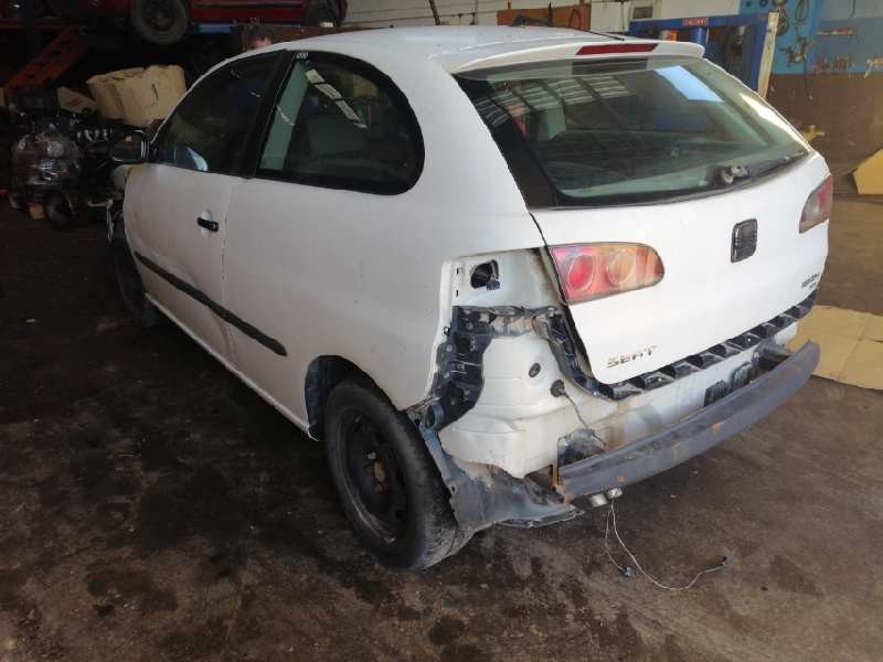 seat ibiza (6l1) del año 2003