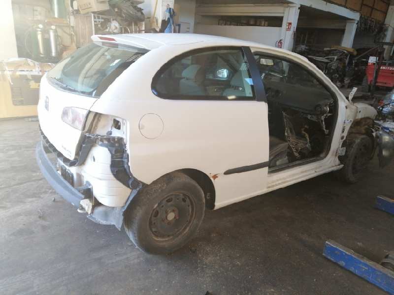 seat ibiza (6l1) del año 2003