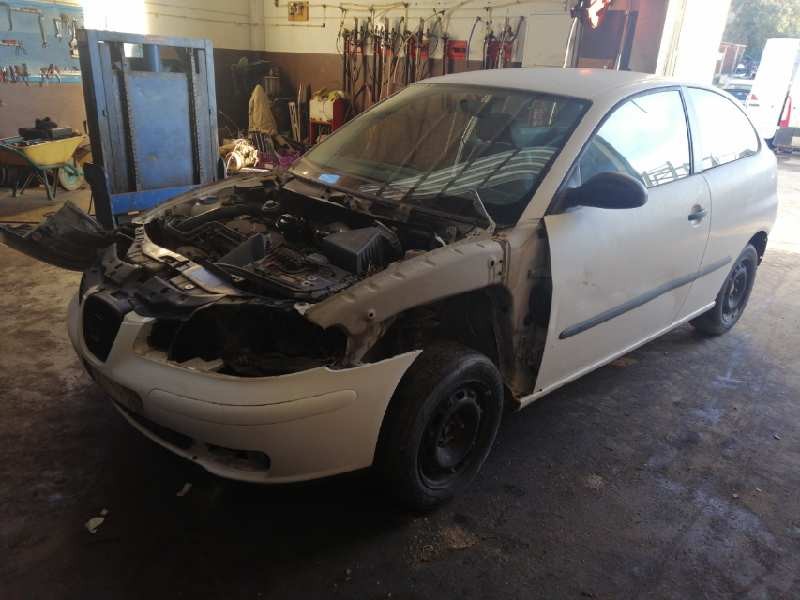 seat ibiza (6l1) del año 2003