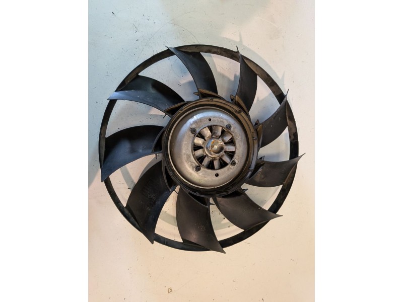 Recambio de electroventilador para land rover range rover sport 508ps referencia OEM IAM AH428C617AC  