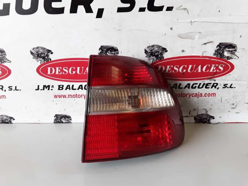 Recambio de piloto trasero derecho para volvo v40 familiar b4204t3 referencia OEM IAM   