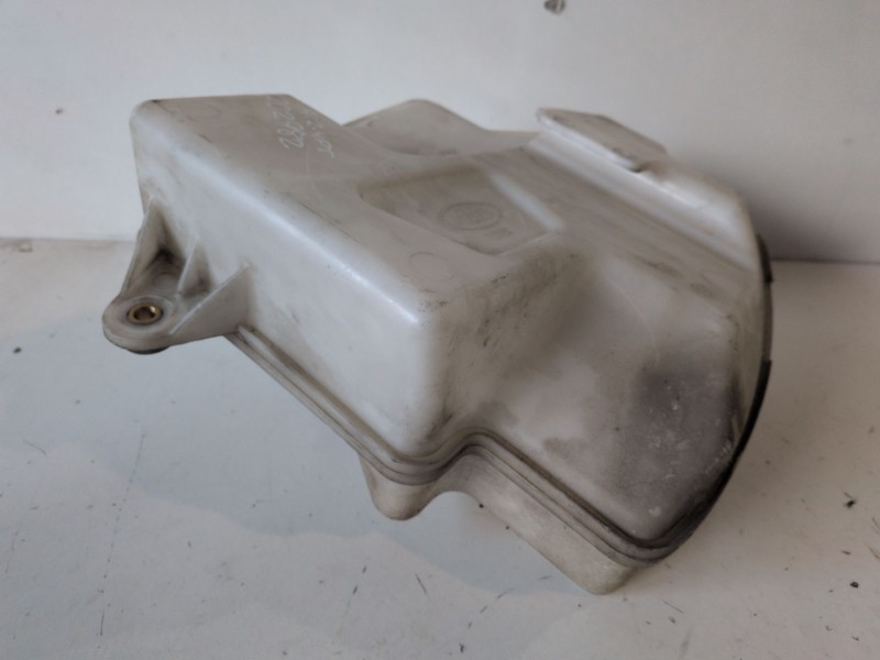Recambio de deposito limpia para land rover range rover sport 508ps referencia OEM IAM AH2217A645AD  