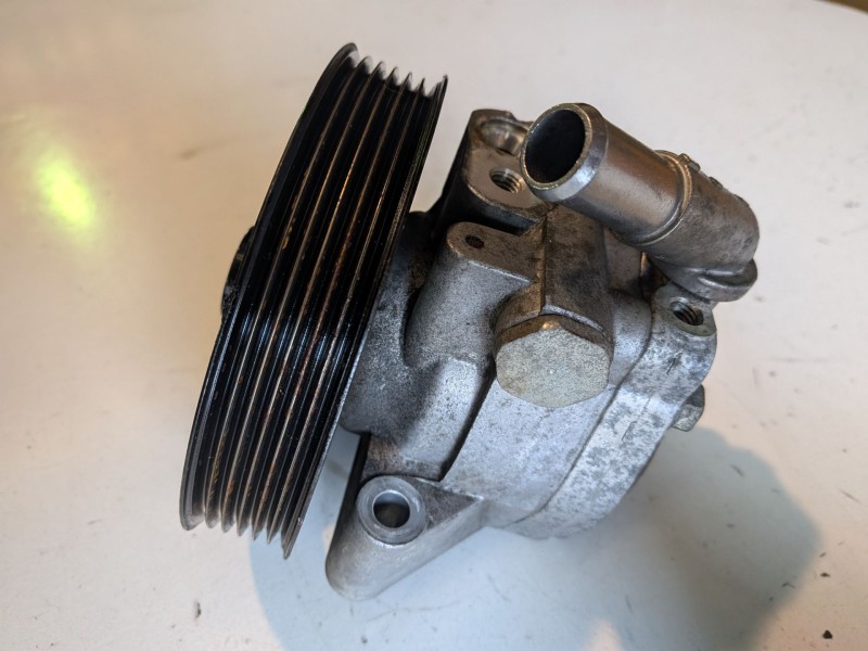 Recambio de bomba direccion para land rover freelander (lr2) 224dt referencia OEM IAM   