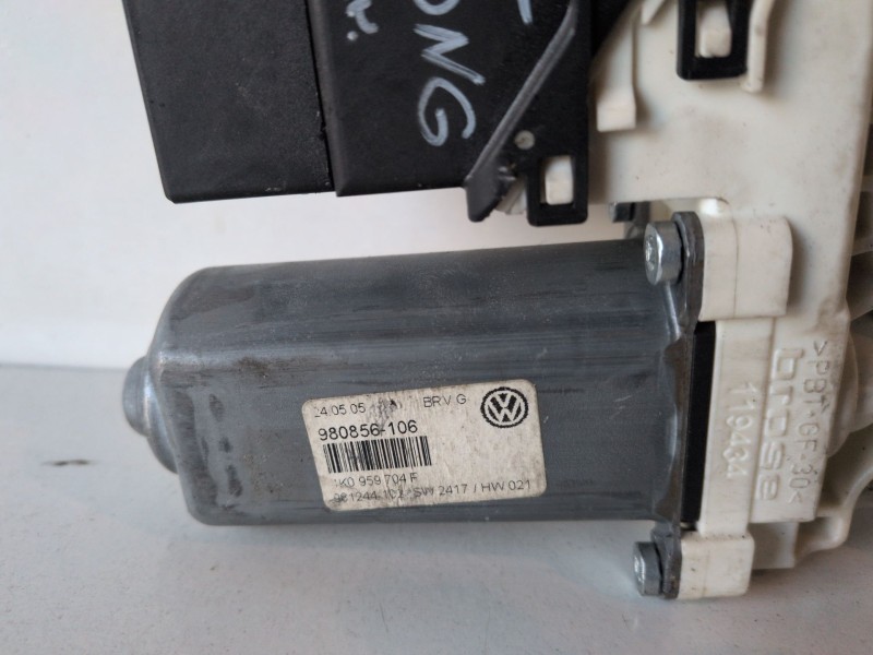 Recambio de motor elevalunas trasero derecho para volkswagen passat variant (3c5) bkp referencia OEM IAM 1K0959704F  