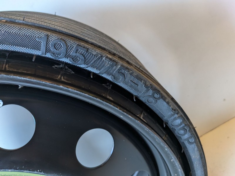 Recambio de neumatico repuesto para mercedes-benz clase r (bm 251) 642872 referencia OEM IAM A2514000002  