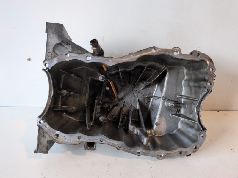 Recambio de carter para renault kangoo ii (f/kw0) k9k636 referencia OEM IAM 8200318813  