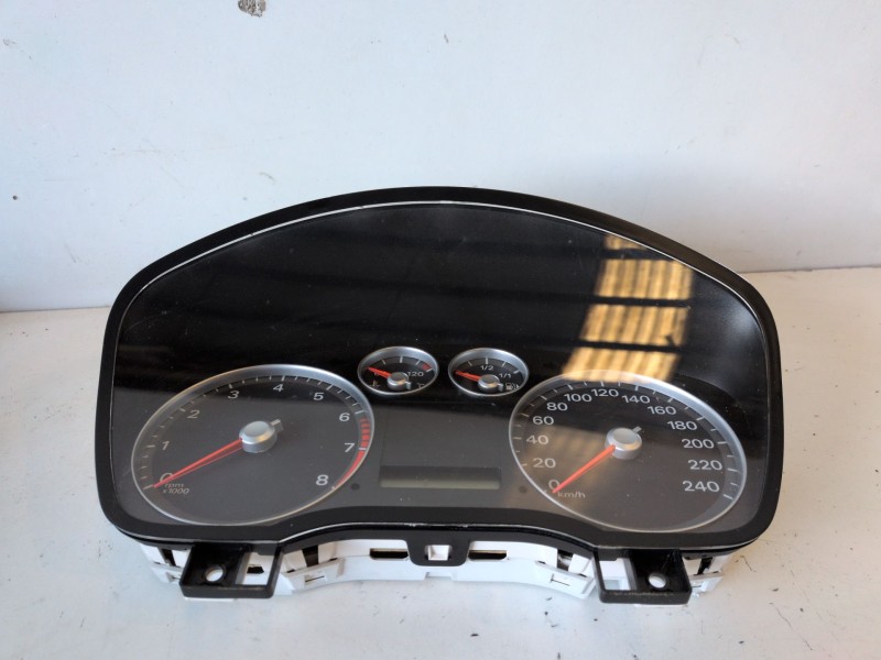 Recambio de cuadro instrumentos para ford focus berlina (cap) hwda referencia OEM IAM 4M5T10849EM  