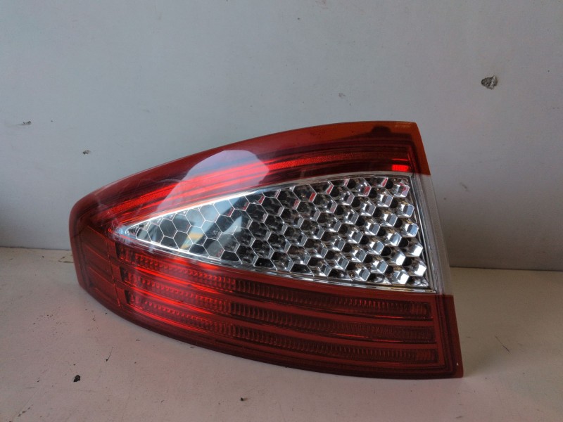 Recambio de piloto trasero izquierdo para ford mondeo berlina (ca2) qxba referencia OEM IAM   
