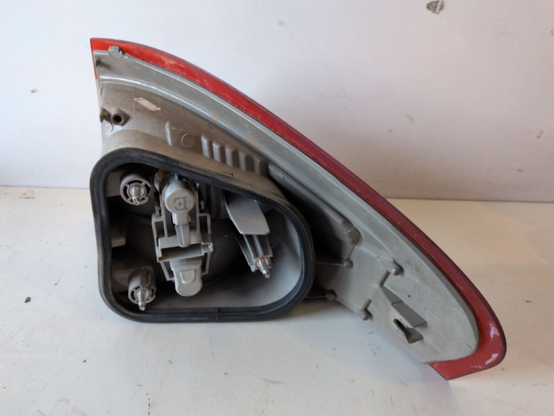 Recambio de piloto trasero izquierdo para ford mondeo berlina (ca2) qxba referencia OEM IAM   