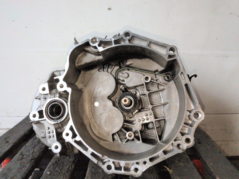 Recambio de caja cambios para opel astra j berlina 5p a17dts referencia OEM IAM M32  