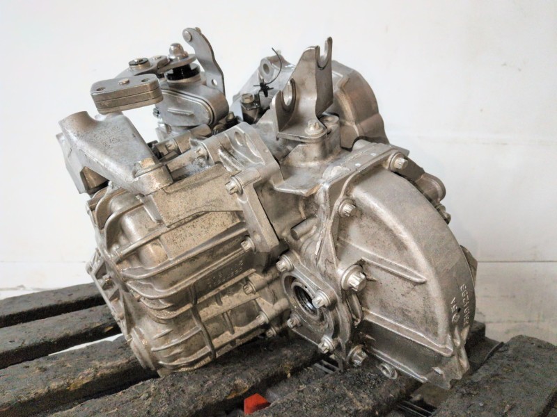 Recambio de caja cambios para opel astra j berlina 5p a17dts referencia OEM IAM M32  