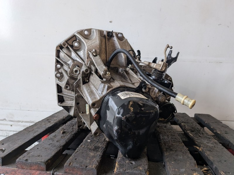 Recambio de caja cambios para renault megane iii berlina 5p k9k834 referencia OEM IAM JR5337  