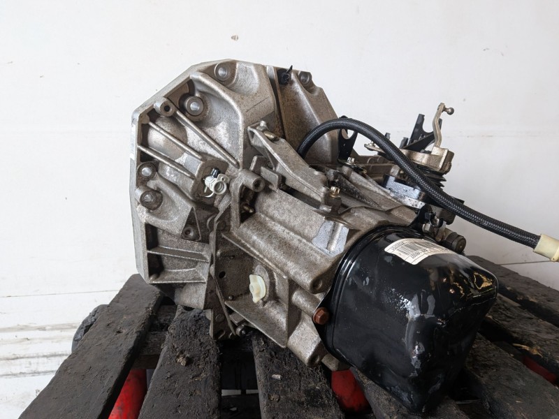 Recambio de caja cambios para renault megane iii berlina 5p k9k834 referencia OEM IAM JR5337  