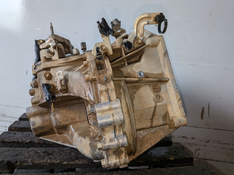 Recambio de caja cambios para suzuki sx4 s-cross (akk/jy) d16aa referencia OEM IAM   