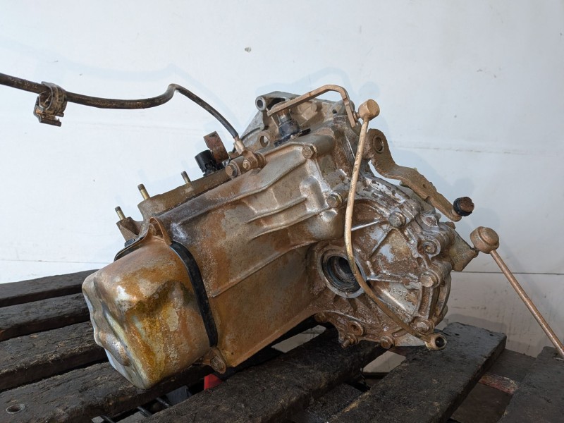 Recambio de caja cambios para citroen saxo hdz referencia OEM IAM 20CE51  