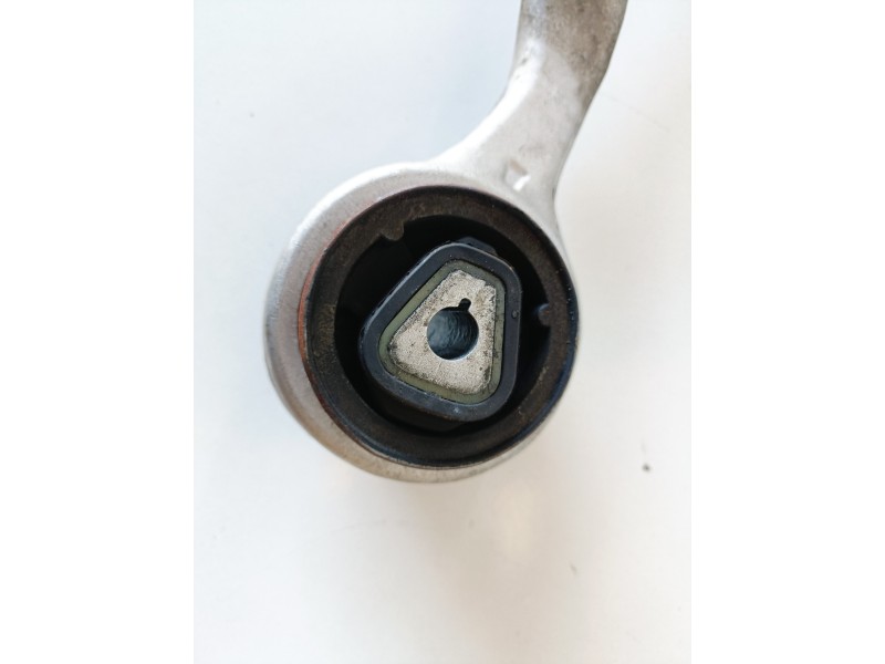 Recambio de brazo suspension inferior delantero izquierdo para bmw serie 1 coupe (e82) n51b30a referencia OEM IAM   