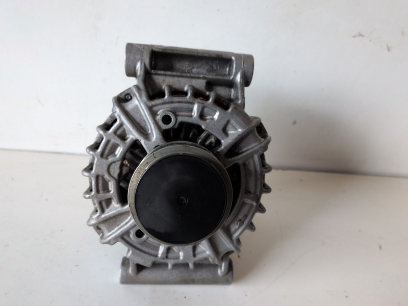 Recambio de alternador para ford transit custom nugget (ttf) cyff referencia OEM IAM 0125711132  