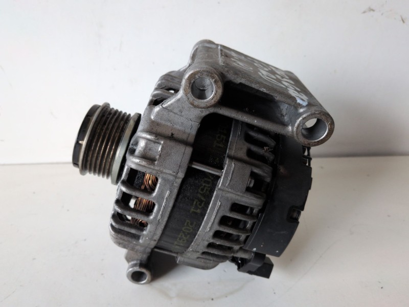 Recambio de alternador para ford transit custom nugget (ttf) cyff referencia OEM IAM 0125711132  